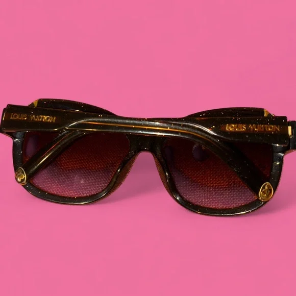 Louis Vuitton Brown and Gold Speckled Sunglasses display picture 1